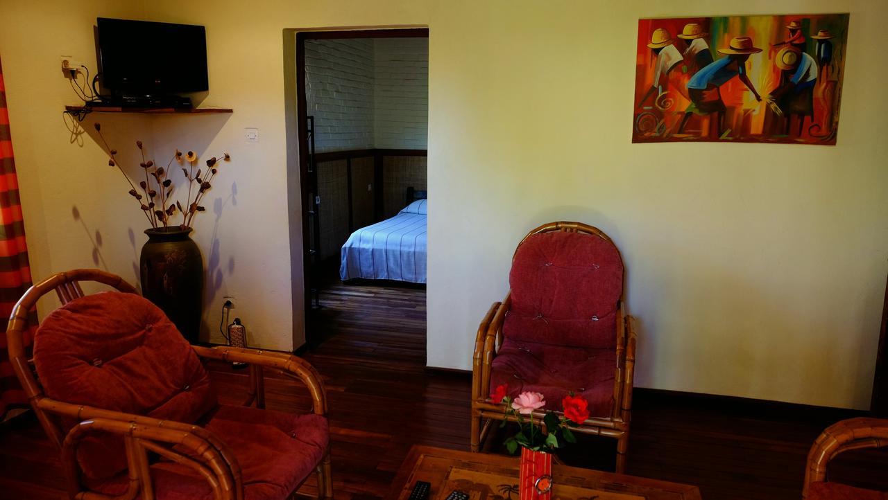 Eco Lodge Les Chambres Du Voyageur Antsirabe Exteriör bild